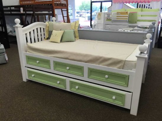 Country hill round top spindle bed with drawers and trundle