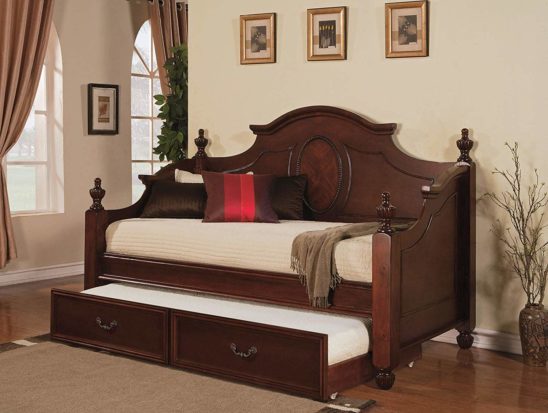 Classic Traditional Twin Size Daybed in Cherry